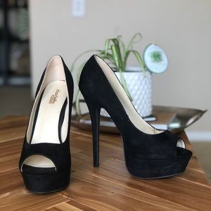 🌞Sexy black faux suede pumps